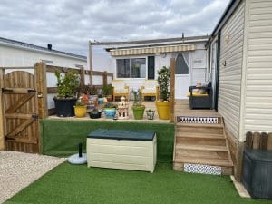 64LP Atlas Solitaire | Image of the open decking at the rear