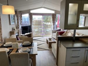 118LP Willerby Aspen | image of the lounge with french doors